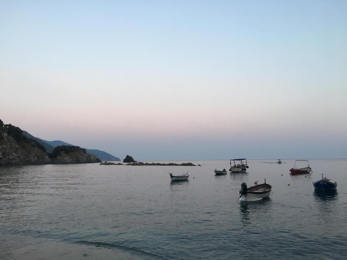 Апартаменты Le Cinque Vele ***** Cinque Terre Монтероссо-аль-Маре Экстерьер фото