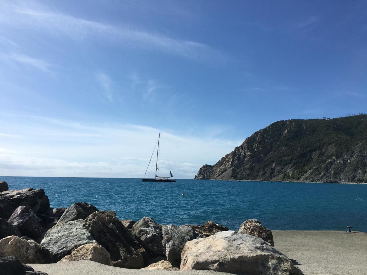 Апартаменты Le Cinque Vele ***** Cinque Terre Монтероссо-аль-Маре Экстерьер фото